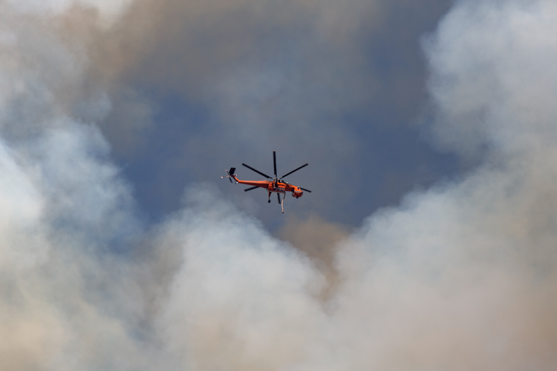 Illustration for article titled California Burning: Dramatic Photos Of Firefighters In Action